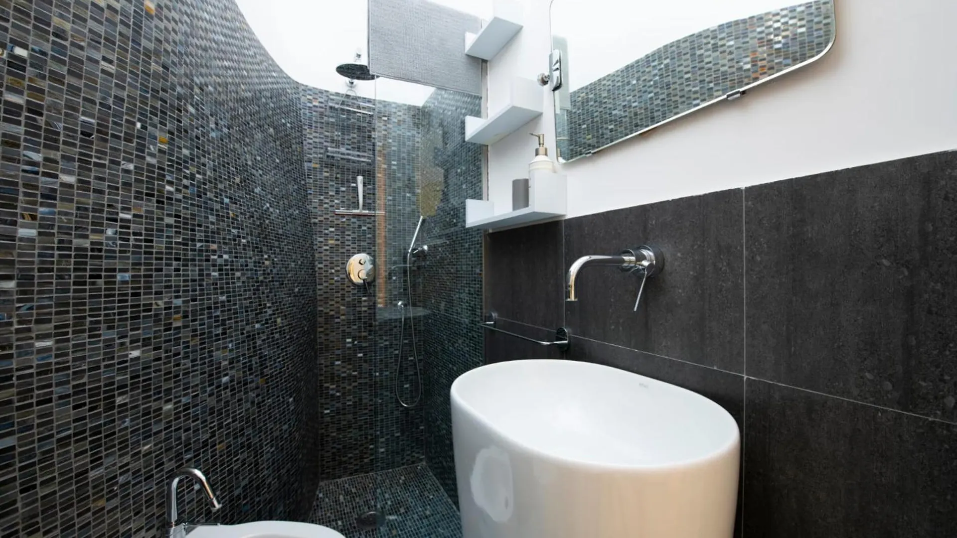 The Amalfi Blue Door Apartment